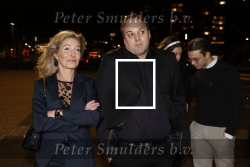 Rotterdam 30 december 2023
Surprise feestje voor Frans Bauer zijn 50e verjaardag in Ahoy. Frans Kwam met zijn vrouw Mariska Bauer en hun zonen Christiaan Frans Jr Lucas en Jan . Frans werd heel emotioneel toen hij aan kwam . In het circus werd er opgetreden door oa Patty Brard Thomas Berge en Emiel Hartkamp.