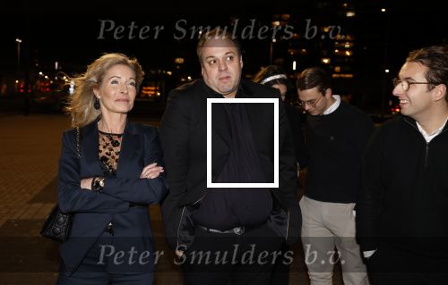 Rotterdam 30 december 2023
Surprise feestje voor Frans Bauer zijn 50e verjaardag in Ahoy. Frans Kwam met zijn vrouw Mariska Bauer en hun zonen Christiaan Frans Jr Lucas en Jan . Frans werd heel emotioneel toen hij aan kwam . In het circus werd er opgetreden door oa Patty Brard Thomas Berge en Emiel Hartkamp.