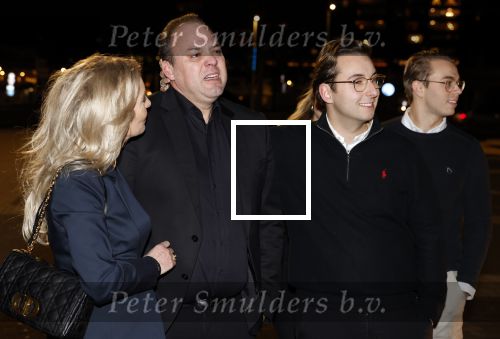 Rotterdam 30 december 2023
Surprise feestje voor Frans Bauer zijn 50e verjaardag in Ahoy. Frans Kwam met zijn vrouw Mariska Bauer en hun zonen Christiaan Frans Jr Lucas en Jan . Frans werd heel emotioneel toen hij aan kwam . In het circus werd er opgetreden door oa Patty Brard Thomas Berge en Emiel Hartkamp.