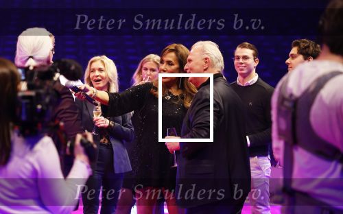 Rotterdam 30 december 2023
Surprise feestje voor Frans Bauer zijn 50e verjaardag in Ahoy. Frans Kwam met zijn vrouw Mariska Bauer en hun zonen Christiaan Frans Jr Lucas en Jan . Frans werd heel emotioneel toen hij aan kwam . In het circus werd er opgetreden door oa Patty Brard Thomas Berge en Emiel Hartkamp.
