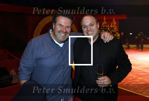 Rotterdam 30 december 2023
Surprise feestje voor Frans Bauer zijn 50e verjaardag in Ahoy. Frans Kwam met zijn vrouw Mariska Bauer en hun zonen Christiaan Frans Jr Lucas en Jan . Frans werd heel emotioneel toen hij aan kwam . In het circus werd er opgetreden door oa Patty Brard Thomas Berge en Emiel Hartkamp. Peter Haarbrink en Frans Bauer
