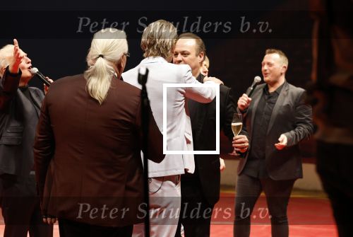 Rotterdam 30 december 2023
Surprise feestje voor Frans Bauer zijn 50e verjaardag in Ahoy. Frans Kwam met zijn vrouw Mariska Bauer en hun zonen Christiaan Frans Jr Lucas en Jan . Frans werd heel emotioneel toen hij aan kwam . In het circus werd er opgetreden door oa Patty Brard Thomas Berge en Emiel Hartkamp.