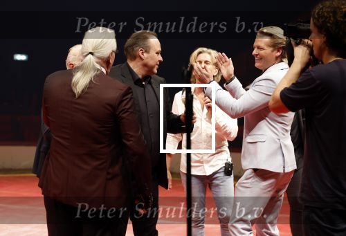 Rotterdam 30 december 2023
Surprise feestje voor Frans Bauer zijn 50e verjaardag in Ahoy. Frans Kwam met zijn vrouw Mariska Bauer en hun zonen Christiaan Frans Jr Lucas en Jan . Frans werd heel emotioneel toen hij aan kwam . In het circus werd er opgetreden door oa Patty Brard Thomas Berge en Emiel Hartkamp.