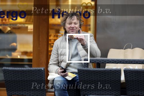 Amsterdam 23 december 2023
Frits Sissing eet een broodje bij de Hergo
