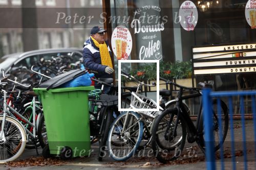 Amsterdam 8 december 2023
Gaston Starreveld wandelend door Amsterdam zuid.