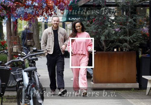 Amsterdam 15 mei 2023
Glennis Grace met haar nieuwe vriend Boyd in Amsterdam zuid.