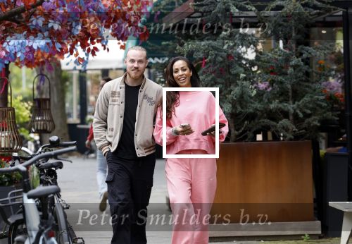 Amsterdam 15 mei 2023
Glennis Grace met haar nieuwe vriend Boyd in Amsterdam zuid.