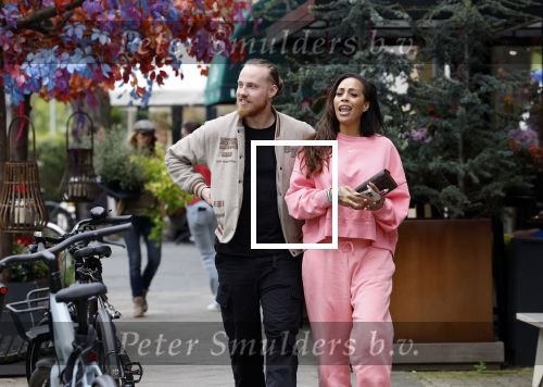 Amsterdam 15 mei 2023
Glennis Grace met haar nieuwe vriend Boyd in Amsterdam zuid.