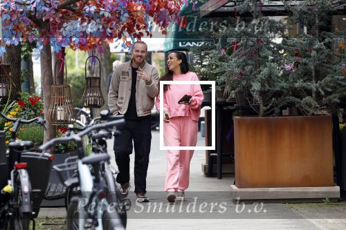 Amsterdam 15 mei 2023
Glennis Grace met haar nieuwe vriend Boyd in Amsterdam zuid.