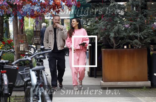 Amsterdam 15 mei 2023
Glennis Grace met haar nieuwe vriend Boyd in Amsterdam zuid.