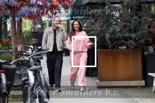 Amsterdam 15 mei 2023
Glennis Grace met haar nieuwe vriend Boyd in Amsterdam zuid.