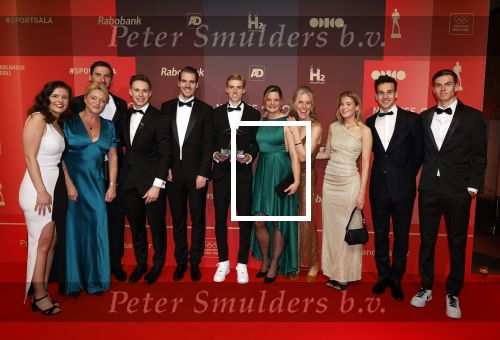 Utrecht 20 december 2023
Sportman / sportvrouw van jaar gala . Harrie Lavreysen met zijn management
