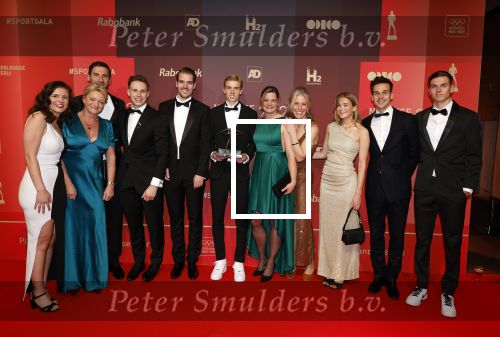 Utrecht 20 december 2023
Sportman / sportvrouw van jaar gala . Harrie Lavreysen met zijn management