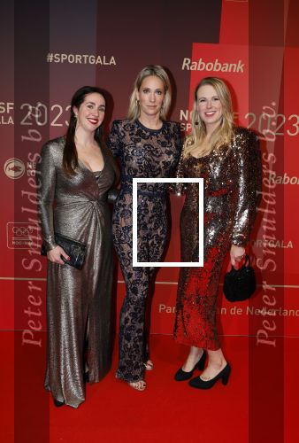 Utrecht 20 december 2023
Sportman / sportvrouw van jaar gala . Helene Hendriks met vriendinnen