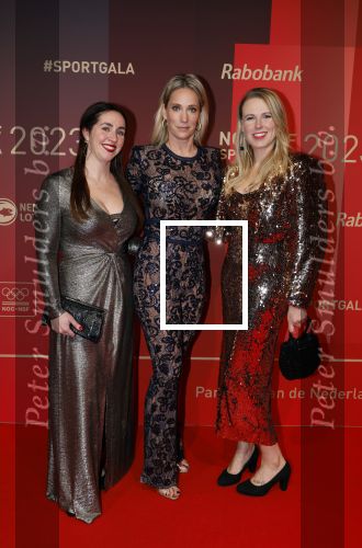 Utrecht 20 december 2023
Sportman / sportvrouw van jaar gala . Helene Hendriks met vriendinnen