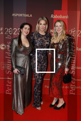 Utrecht 20 december 2023
Sportman / sportvrouw van jaar gala . Helene Hendriks met vriendinnen