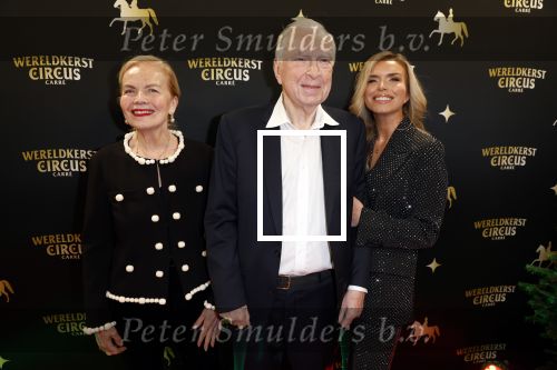 Amsterdam 20 december 2023
Premiere kerstcircus in Carre. Henk v d Meijden met vrouw en dochter
