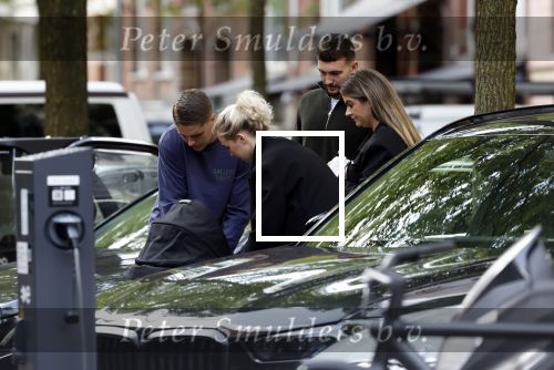 Amsterdam 5 oktober 2023
Joey Veerman en zijn vriendin Chantalle Schilder en hun baby zijn dagje in Amsterdam . Ze zijn daar met Joel Drommel en zijn vriendin Laura v Leeuwen
