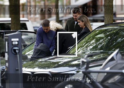 Amsterdam 5 oktober 2023
Joey Veerman en zijn vriendin Chantalle Schilder en hun baby zijn dagje in Amsterdam . Ze zijn daar met Joel Drommel en zijn vriendin Laura v Leeuwen