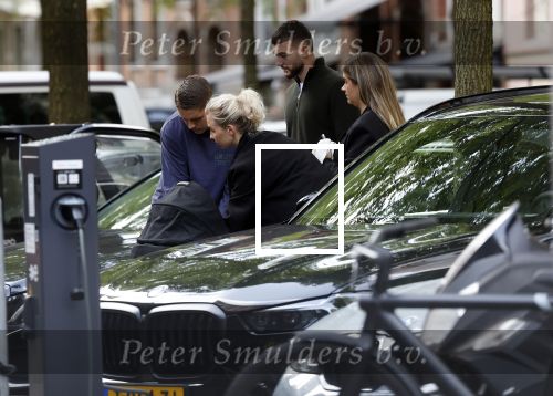 Amsterdam 5 oktober 2023
Joey Veerman en zijn vriendin Chantalle Schilder en hun baby zijn dagje in Amsterdam . Ze zijn daar met Joel Drommel en zijn vriendin Laura v Leeuwen