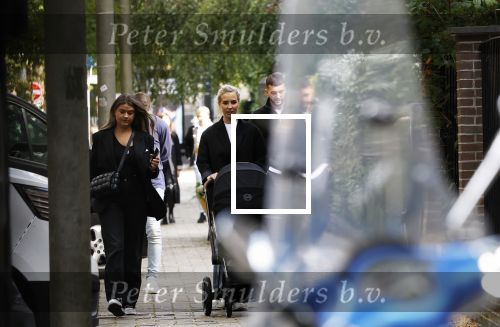 Amsterdam 5 oktober 2023
Joey Veerman en zijn vriendin Chantalle Schilder en hun baby zijn dagje in Amsterdam . Ze zijn daar met Joel Drommel en zijn vriendin Laura v Leeuwen