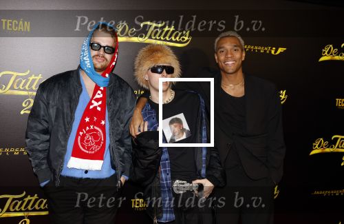 Amsterdam 12 december 2023
Premiere de tata\'s in Tuschinski. Julius met vrienden