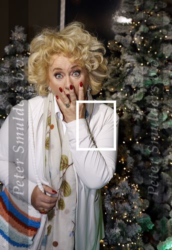 Amsterdam 2 december 2023
Premiere vogelvlucht in Pathe arena .
De cast met oa Floris Gobel Edsilia Rombley Linda Wagemakers Rayen Panday Posy Bakkum Imaani Oosterhuis Karin Bloemen en Thomas Koekkoek