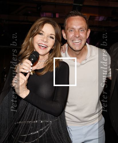 Amsterdam 11 juni 2023
Presentatie cd Jeffrey Schenk en Bobbie Eakes bij the Harbour Club.
Kees de Bever