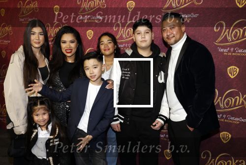 Amsterdam 8 december 2023
Premiere Wonka in Pathe Noord. Kimmylien Nguyen met familie
