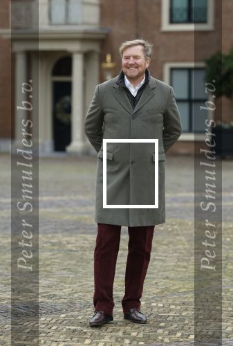 Den Haag 22 december 2023
Fotouurtje met Koning Willem Alexander Koningin Maxima Prinses Amalia Prinses Alexia Prinses Ariane en hun hondje Mambo bij Huis ten Bosch .