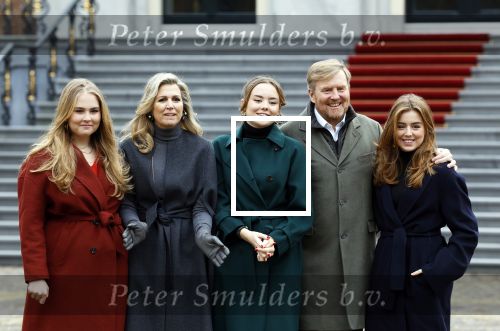 Den Haag 22 december 2023
Fotouurtje met Koning Willem Alexander Koningin Maxima Prinses Amalia Prinses Alexia Prinses Ariane en hun hondje Mambo bij Huis ten Bosch .