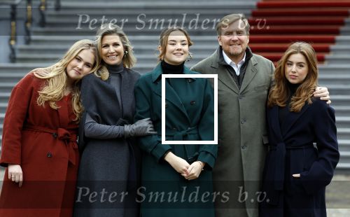 Den Haag 22 december 2023
Fotouurtje met Koning Willem Alexander Koningin Maxima Prinses Amalia Prinses Alexia Prinses Ariane en hun hondje Mambo bij Huis ten Bosch .