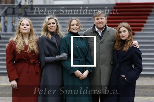 Den Haag 22 december 2023
Fotouurtje met Koning Willem Alexander Koningin Maxima Prinses Amalia Prinses Alexia Prinses Ariane en hun hondje Mambo bij Huis ten Bosch .
