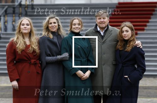 Den Haag 22 december 2023
Fotouurtje met Koning Willem Alexander Koningin Maxima Prinses Amalia Prinses Alexia Prinses Ariane en hun hondje Mambo bij Huis ten Bosch .