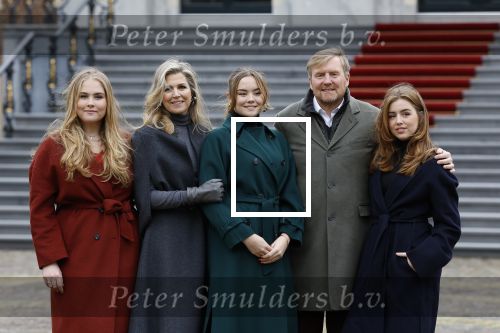 Den Haag 22 december 2023
Fotouurtje met Koning Willem Alexander Koningin Maxima Prinses Amalia Prinses Alexia Prinses Ariane en hun hondje Mambo bij Huis ten Bosch .