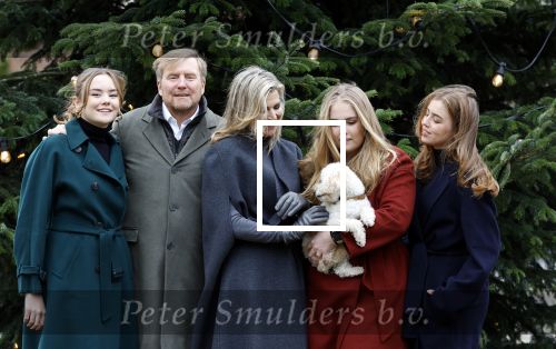 Den Haag 22 december 2023
Fotouurtje met Koning Willem Alexander Koningin Maxima Prinses Amalia Prinses Alexia Prinses Ariane en hun hondje Mambo bij Huis ten Bosch .