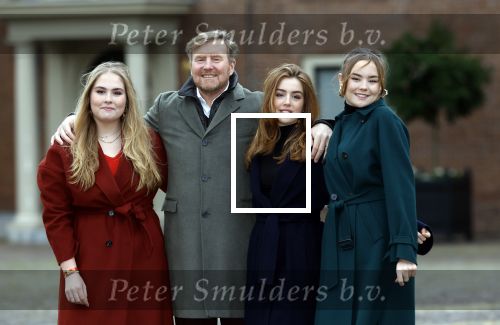 Den Haag 22 december 2023
Fotouurtje met Koning Willem Alexander Koningin Maxima Prinses Amalia Prinses Alexia Prinses Ariane en hun hondje Mambo bij Huis ten Bosch .