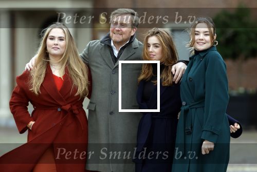 Den Haag 22 december 2023
Fotouurtje met Koning Willem Alexander Koningin Maxima Prinses Amalia Prinses Alexia Prinses Ariane en hun hondje Mambo bij Huis ten Bosch .