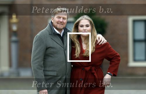 Den Haag 22 december 2023
Fotouurtje met Koning Willem Alexander Koningin Maxima Prinses Amalia Prinses Alexia Prinses Ariane en hun hondje Mambo bij Huis ten Bosch .