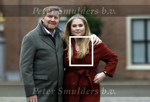 Den Haag 22 december 2023
Fotouurtje met Koning Willem Alexander Koningin Maxima Prinses Amalia Prinses Alexia Prinses Ariane en hun hondje Mambo bij Huis ten Bosch .
