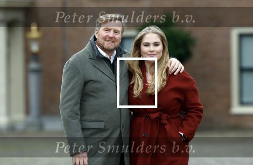 Den Haag 22 december 2023
Fotouurtje met Koning Willem Alexander Koningin Maxima Prinses Amalia Prinses Alexia Prinses Ariane en hun hondje Mambo bij Huis ten Bosch .