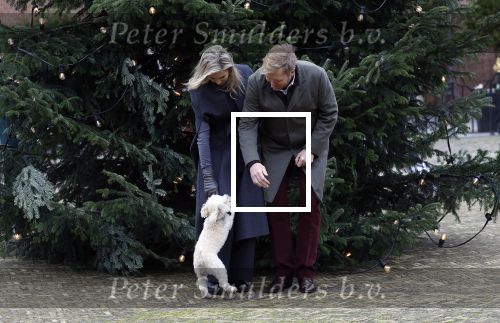 Den Haag 22 december 2023
Fotouurtje met Koning Willem Alexander Koningin Maxima Prinses Amalia Prinses Alexia Prinses Ariane en hun hondje Mambo bij Huis ten Bosch .