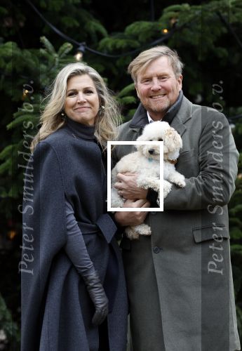 Den Haag 22 december 2023
Fotouurtje met Koning Willem Alexander Koningin Maxima Prinses Amalia Prinses Alexia Prinses Ariane en hun hondje Mambo bij Huis ten Bosch .
