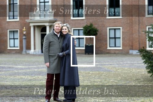 Den Haag 22 december 2023
Fotouurtje met Koning Willem Alexander Koningin Maxima Prinses Amalia Prinses Alexia Prinses Ariane en hun hondje Mambo bij Huis ten Bosch .