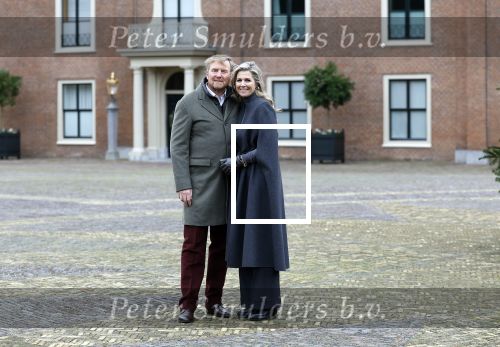 Den Haag 22 december 2023
Fotouurtje met Koning Willem Alexander Koningin Maxima Prinses Amalia Prinses Alexia Prinses Ariane en hun hondje Mambo bij Huis ten Bosch .