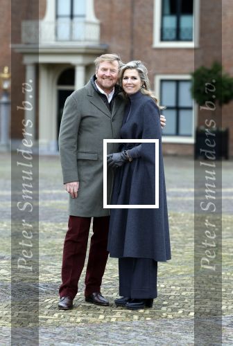 Den Haag 22 december 2023
Fotouurtje met Koning Willem Alexander Koningin Maxima Prinses Amalia Prinses Alexia Prinses Ariane en hun hondje Mambo bij Huis ten Bosch .