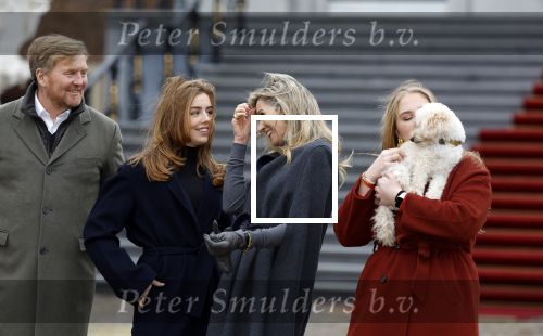 Den Haag 22 december 2023
Fotouurtje met Koning Willem Alexander Koningin Maxima Prinses Amalia Prinses Alexia Prinses Ariane en hun hondje Mambo bij Huis ten Bosch .