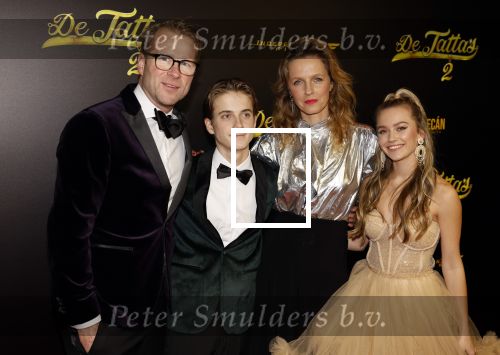 Amsterdam 12 december 2023
Premiere de tata\'s in Tuschinski. Leo Alkemade Leonie ter Braak Sterre Koning en Sem v d Horst