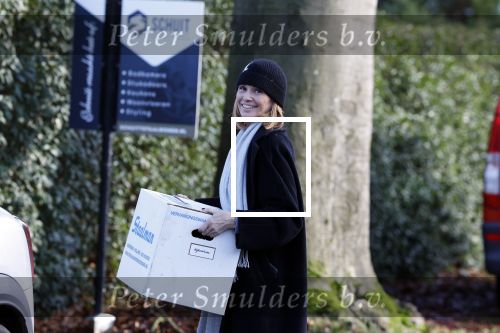 Huizen 1 december 2023
Leontine Ruiters tijdens verhuizing naar haar nieuwe huis.
