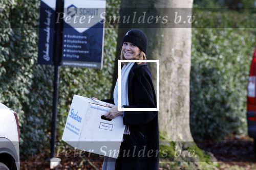 Huizen 1 december 2023
Leontine Ruiters tijdens verhuizing naar haar nieuwe huis.